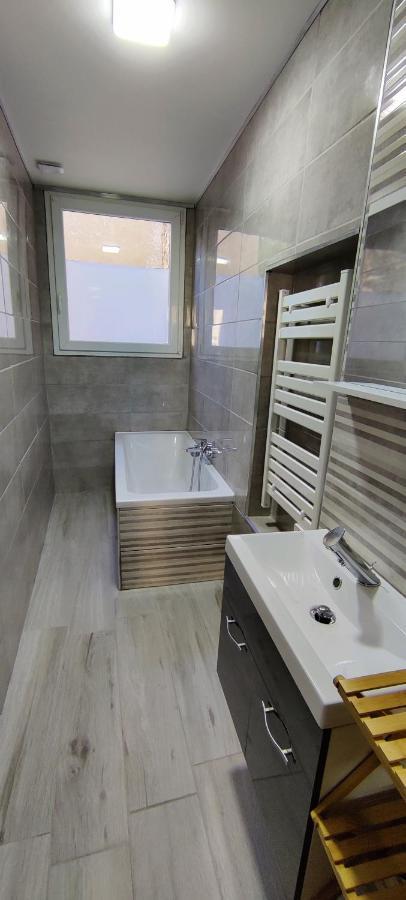 Appartement En Centre Ville 托农莱班 外观 照片
